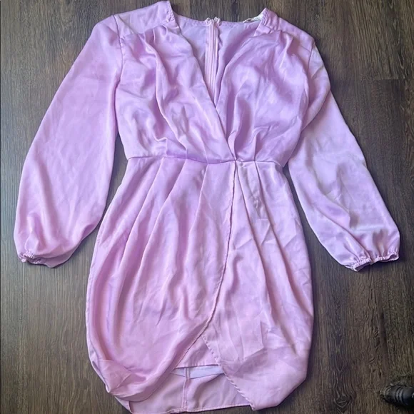 Entro Purple Perfection Pleated Dress
Medium satin - Picture 4 of 10